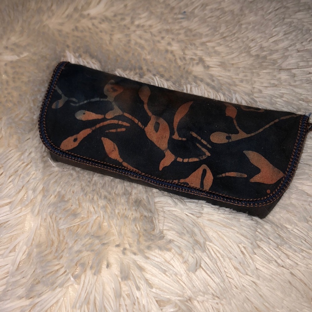 Floral print glasses case